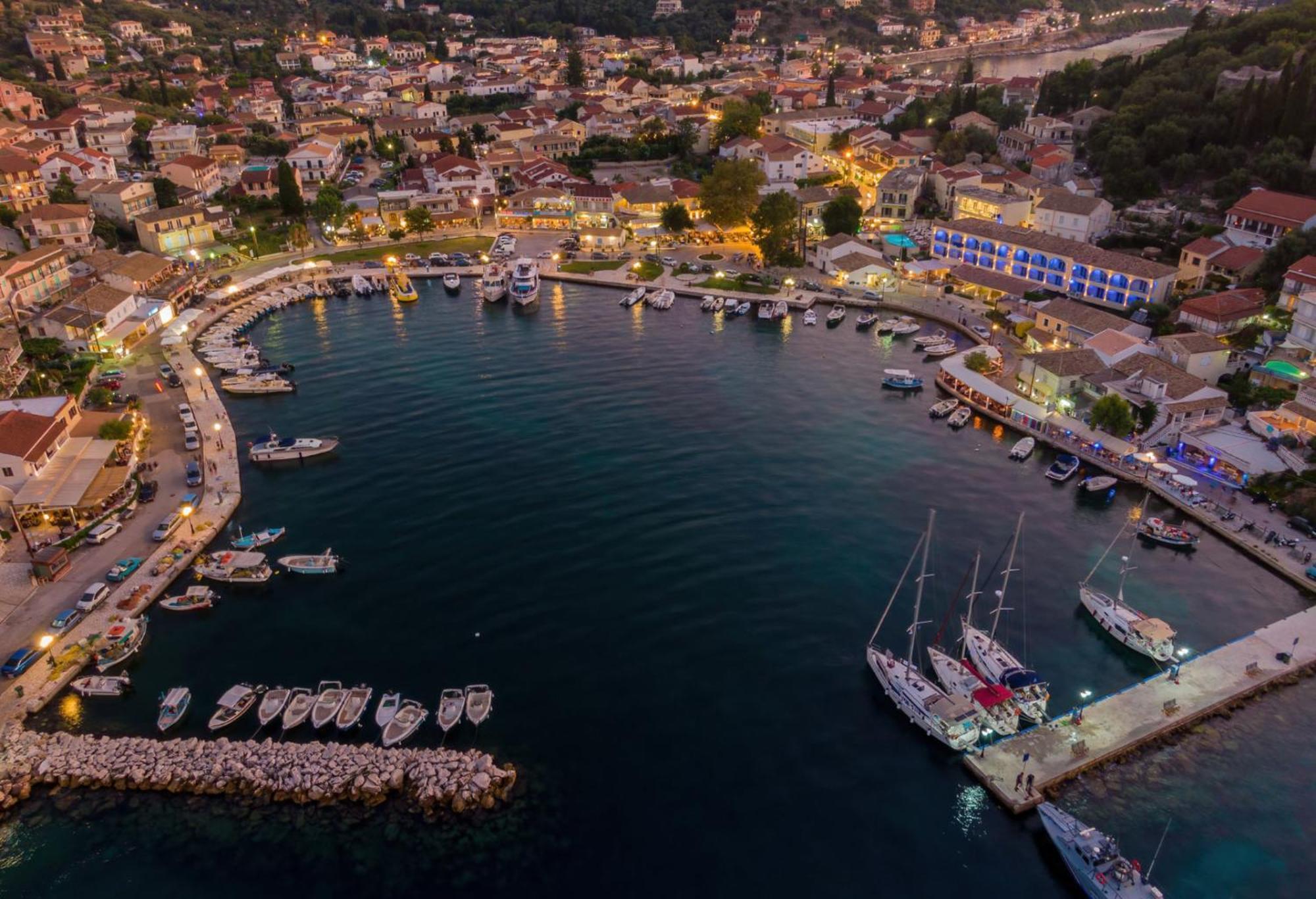 Kassiopi Piazza Suites エクステリア 写真