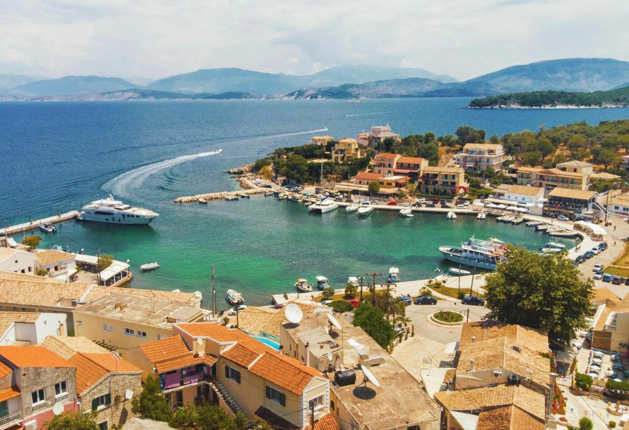 Kassiopi Piazza Suites エクステリア 写真